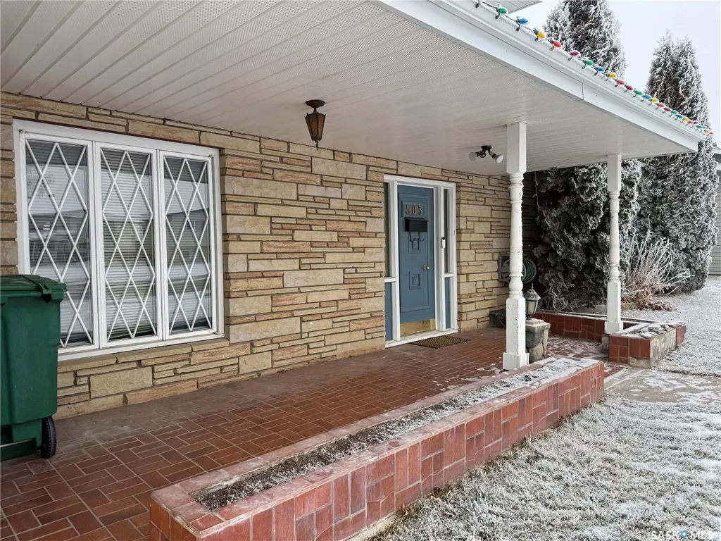 503 7th Avenue W Biggar SK S0K 0M0