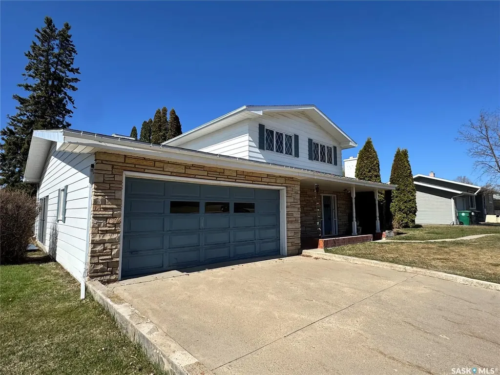503 7th Avenue W Biggar SK S0K 0M0