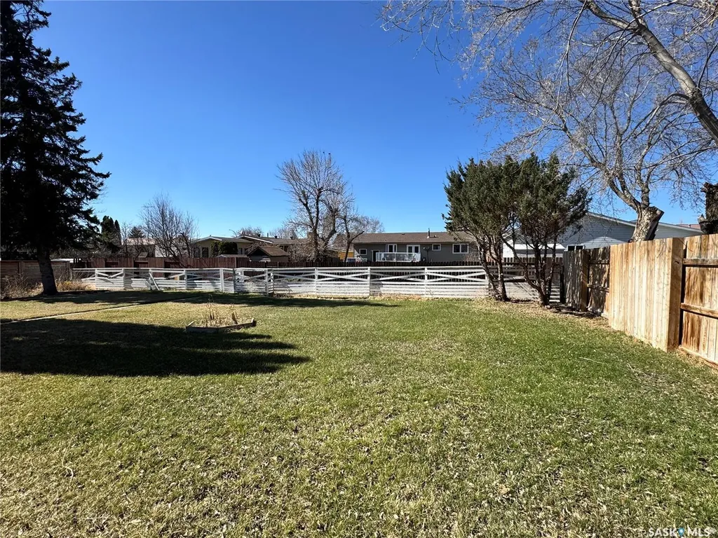 503 7th Avenue W Biggar SK S0K 0M0