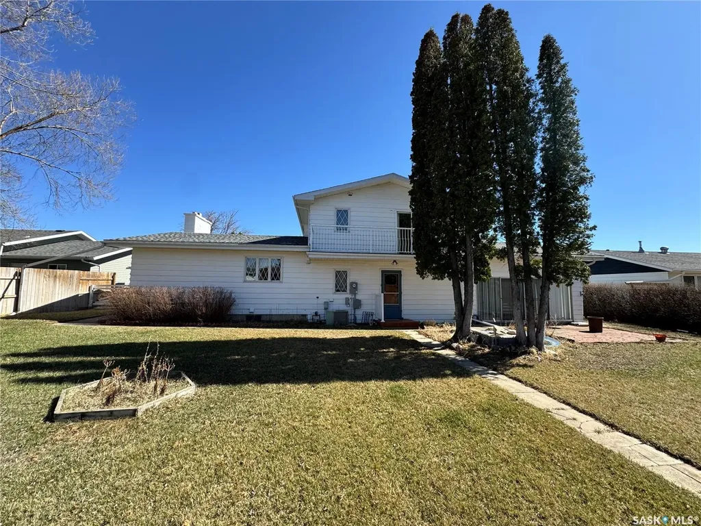 503 7th Avenue W Biggar SK S0K 0M0