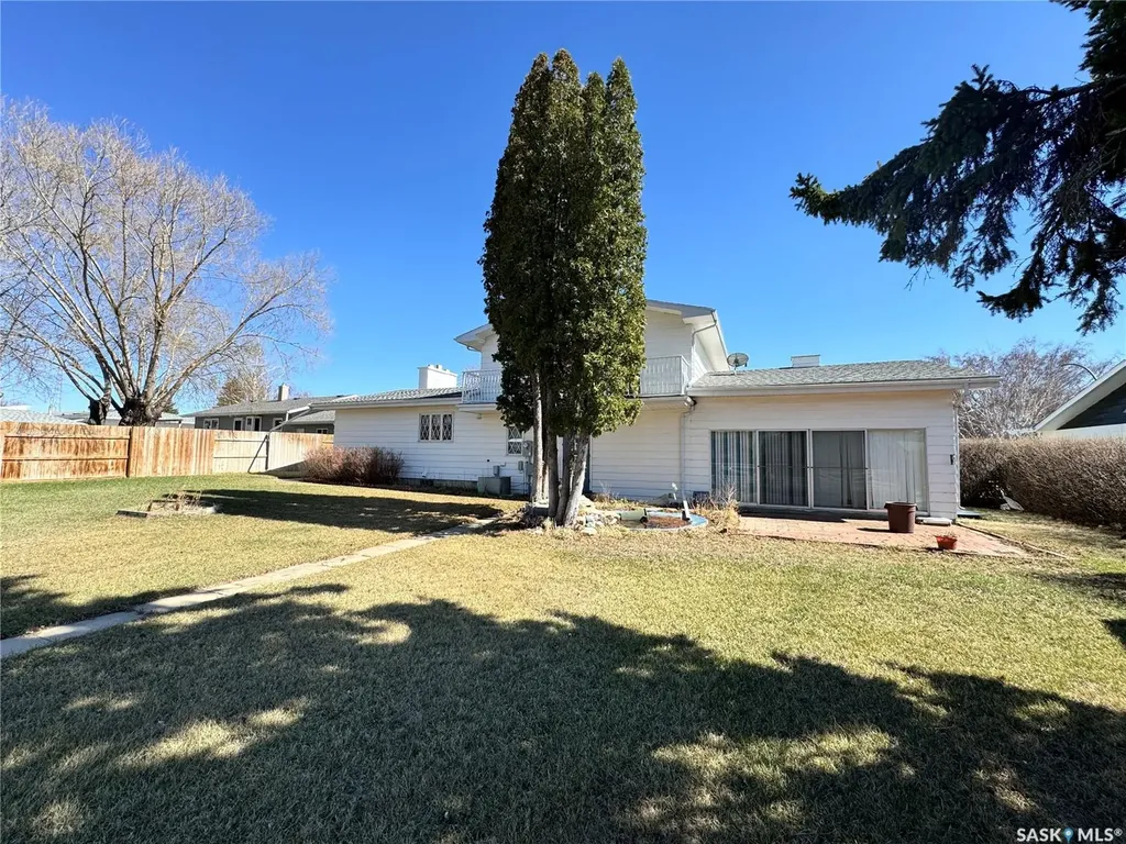 503 7th Avenue W Biggar SK S0K 0M0