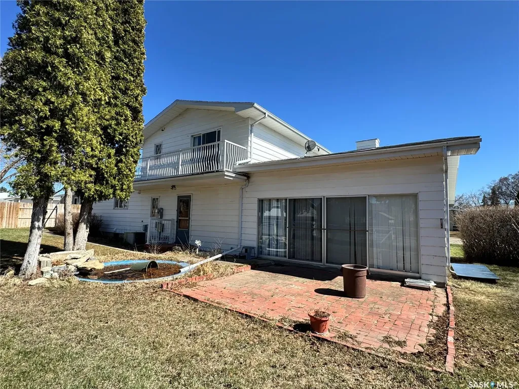 503 7th Avenue W Biggar SK S0K 0M0