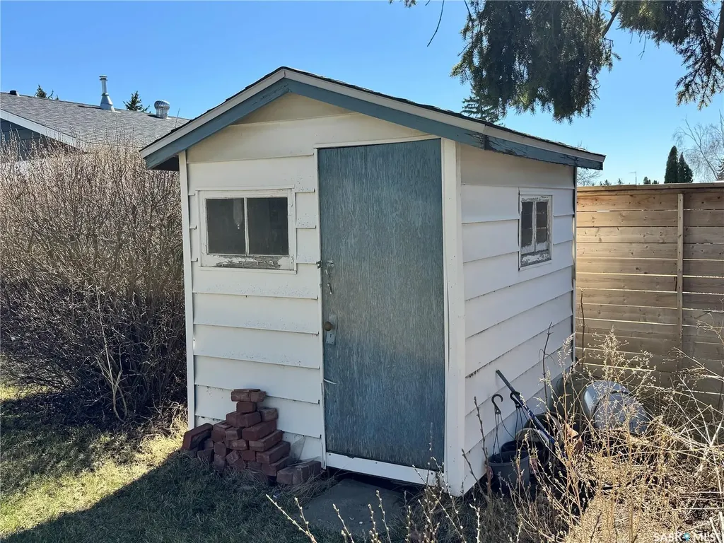 503 7th Avenue W Biggar SK S0K 0M0