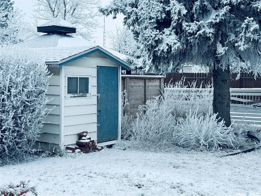 503 7th Avenue W Biggar SK S0K 0M0