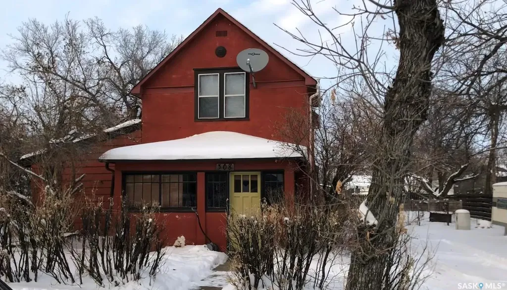 308 5th Avenue W Assiniboia SK S0H 0B0