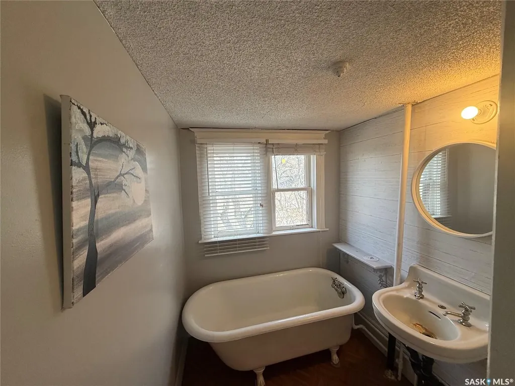 308 5th Avenue W Assiniboia SK S0H 0B0