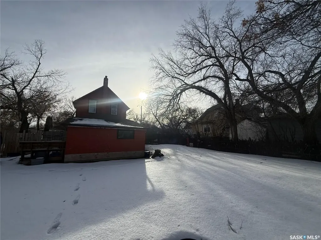 308 5th Avenue W Assiniboia SK S0H 0B0