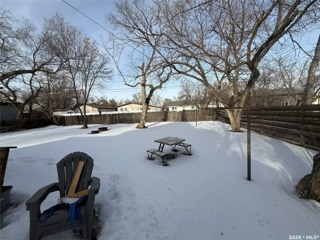 308 5th Avenue W Assiniboia SK S0H 0B0