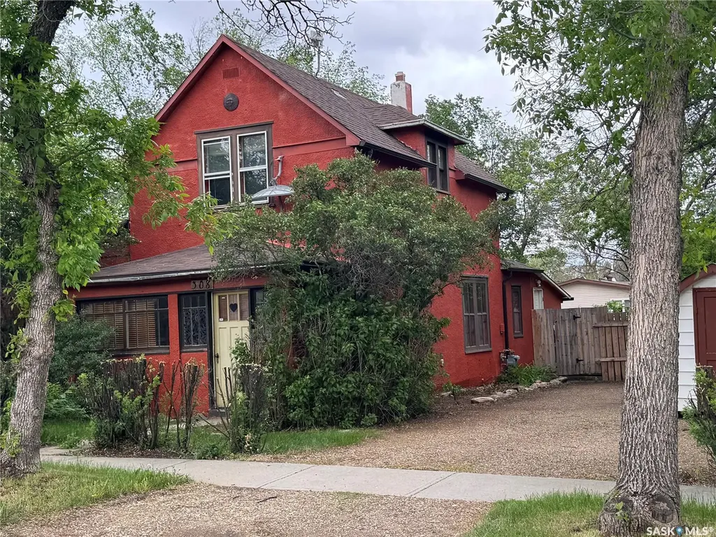 308 5th Avenue W Assiniboia SK S0H 0B0