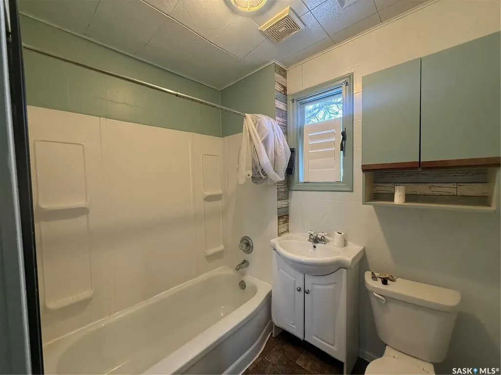 308 5th Avenue W Assiniboia SK S0H 0B0