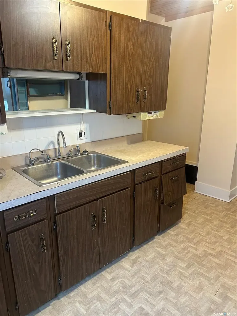 236 12th Street E Prince Albert SK S6V 0A1