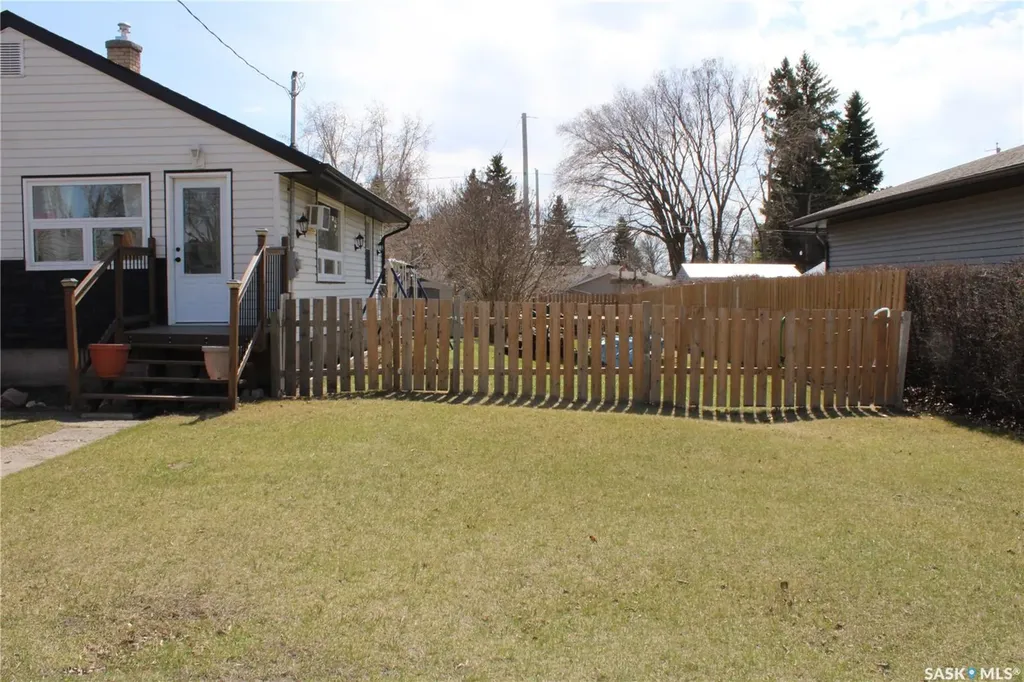 40 King Street W Yorkton SK S3N 0T8