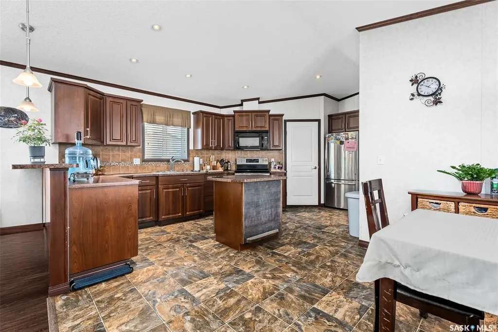 219 11 Highway Chamberlain SK S0G 0R0