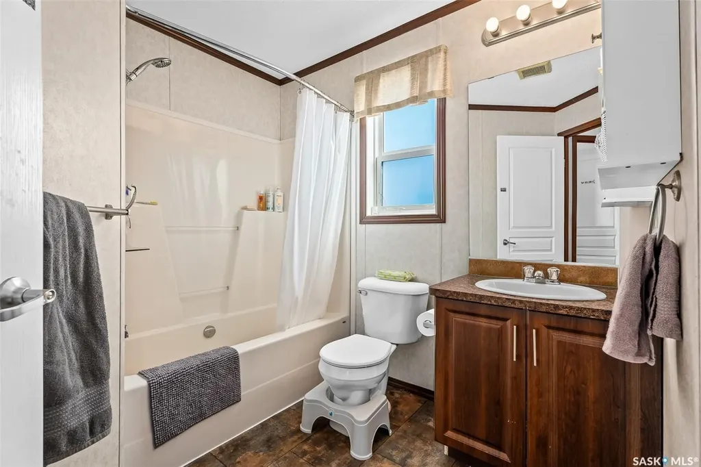 219 11 Highway Chamberlain SK S0G 0R0