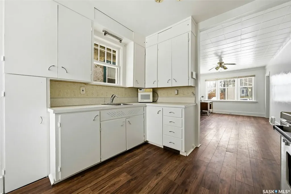 1421 Princess Street Regina SK S4T 3Z2