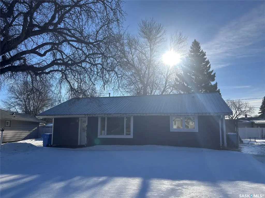 1523 Thorn Crescent Estevan SK S4A 1V7