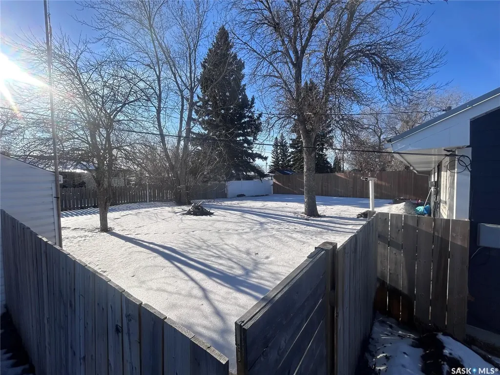 1523 Thorn Crescent Estevan SK S4A 1V7