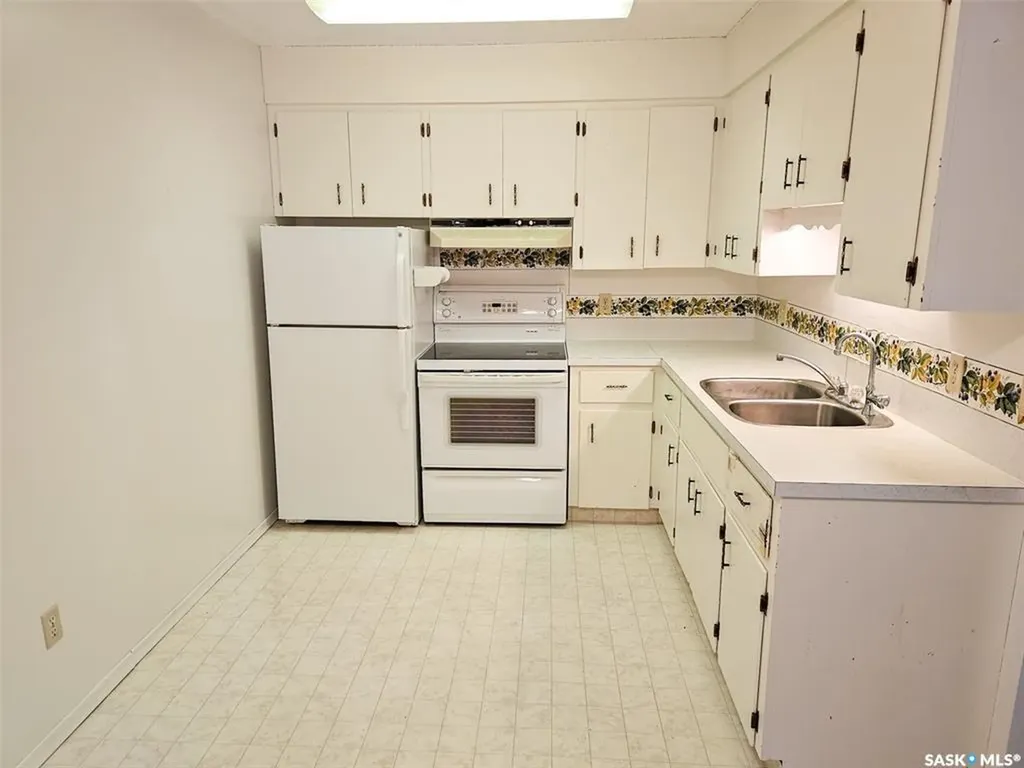 320 13th Avenue NE Swift Current SK S9H 2V9