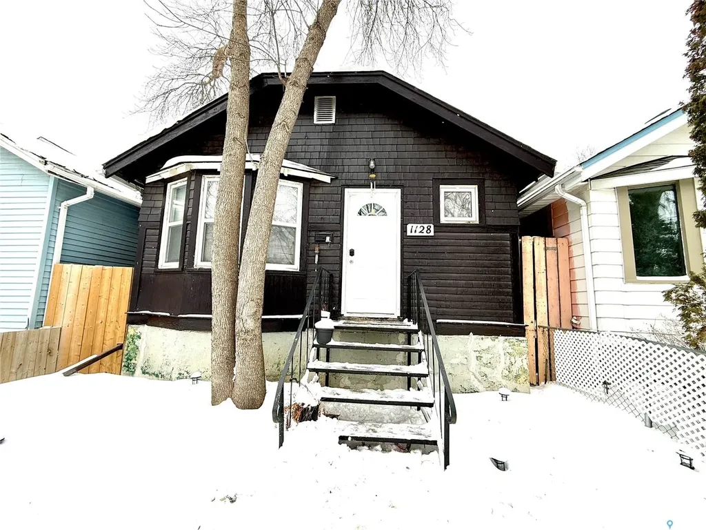 1128 Garnet Street Regina SK S4T 2X8