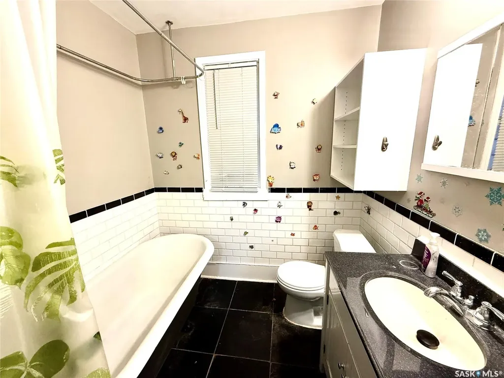 1128 Garnet Street Regina SK S4T 2X8