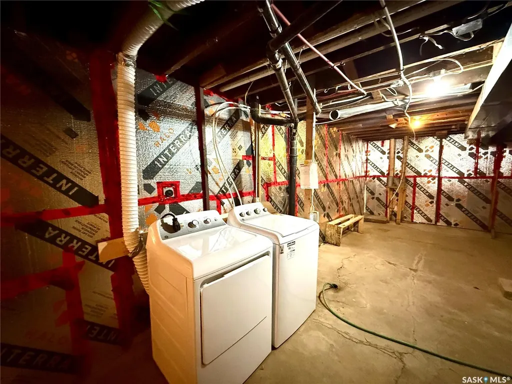 1128 Garnet Street Regina SK S4T 2X8