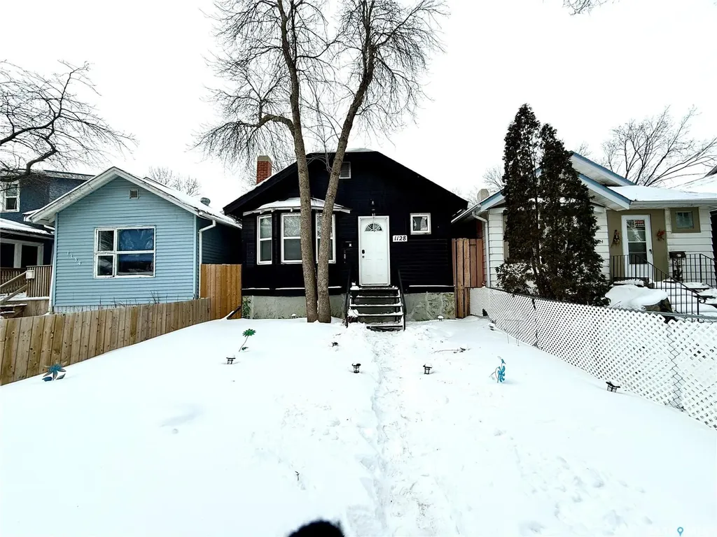 1128 Garnet Street Regina SK S4T 2X8