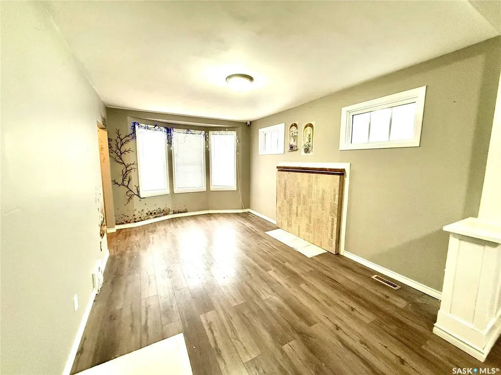 1128 Garnet Street Regina SK S4T 2X8