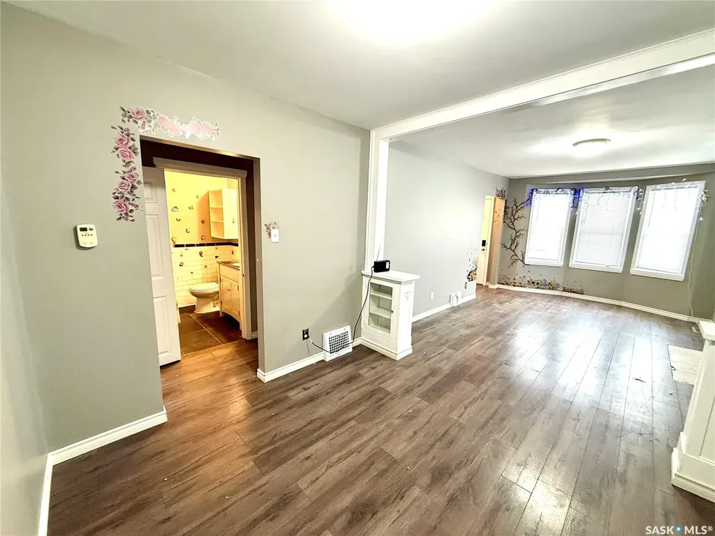 1128 Garnet Street Regina SK S4T 2X8