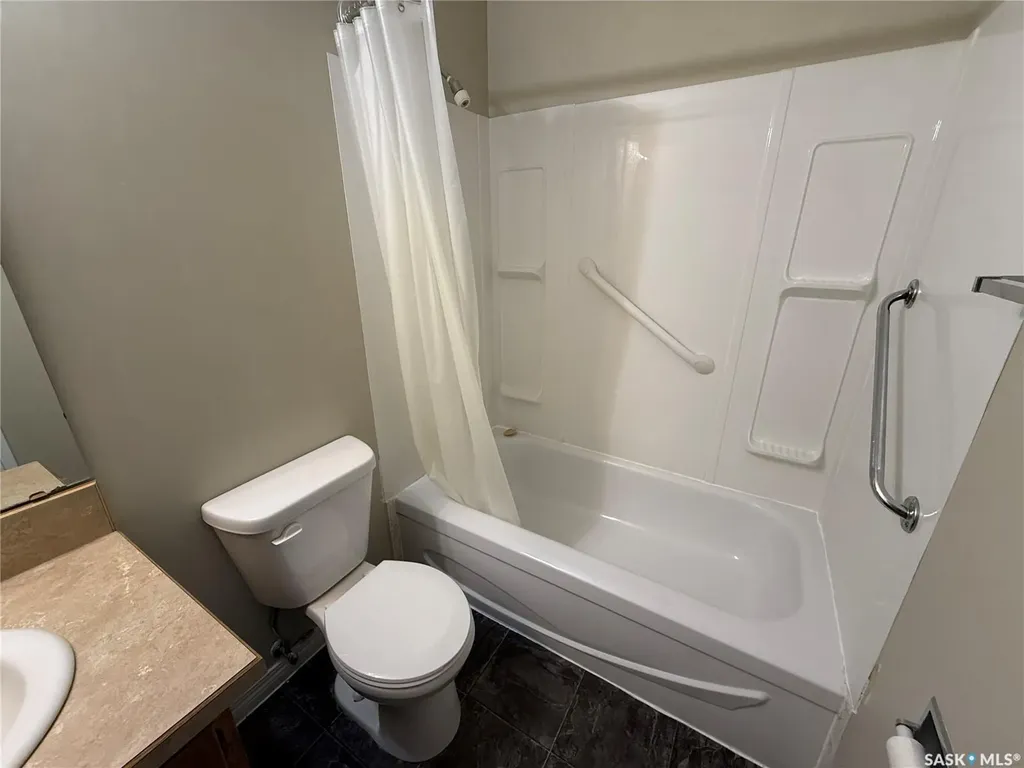 1808 Eaglesham Avenue Weyburn SK S4H 3A8