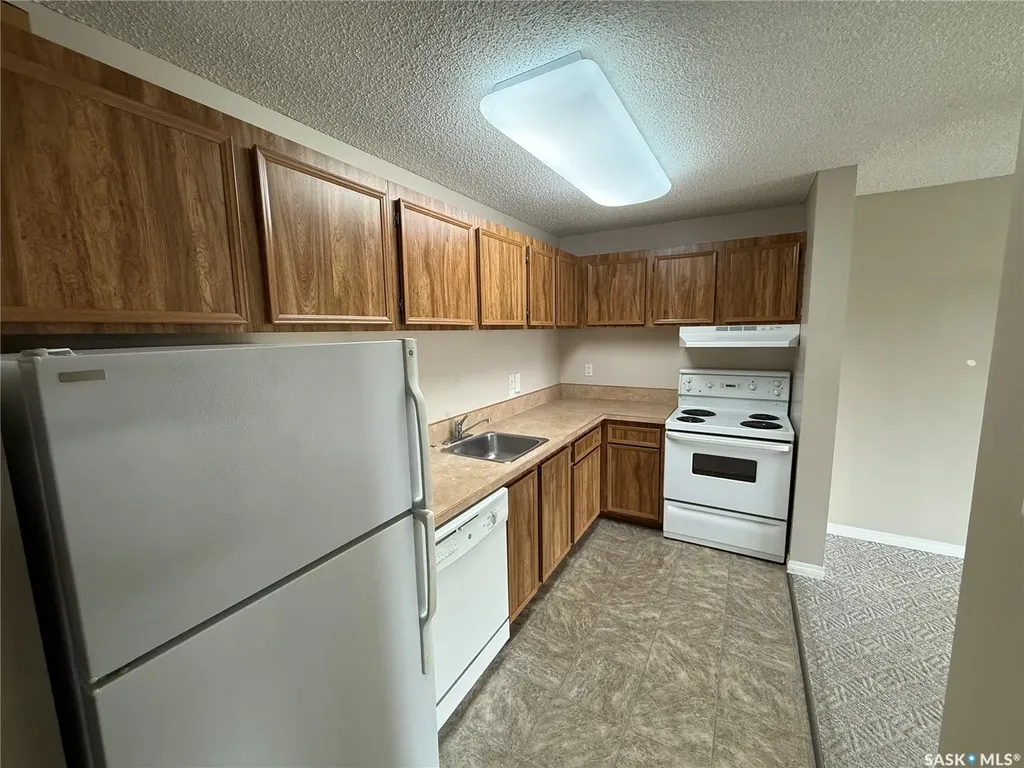 1808 Eaglesham Avenue Weyburn SK S4H 3A8