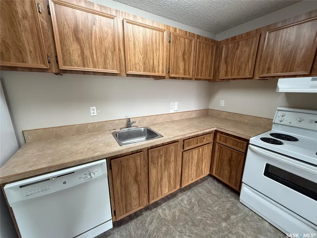 1808 Eaglesham Avenue Weyburn SK S4H 3A8