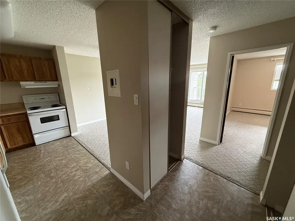 1808 Eaglesham Avenue Weyburn SK S4H 3A8