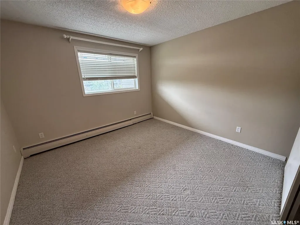 1808 Eaglesham Avenue Weyburn SK S4H 3A8