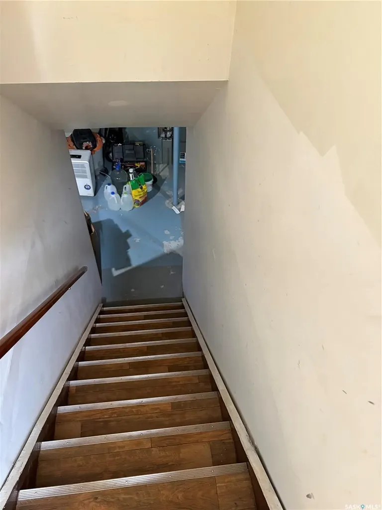 207 3rd Street NE Ituna SK S0A 1N0