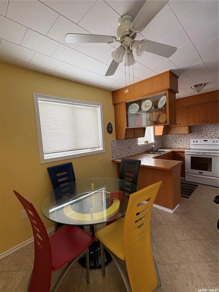 207 3rd Street NE Ituna SK S0A 1N0