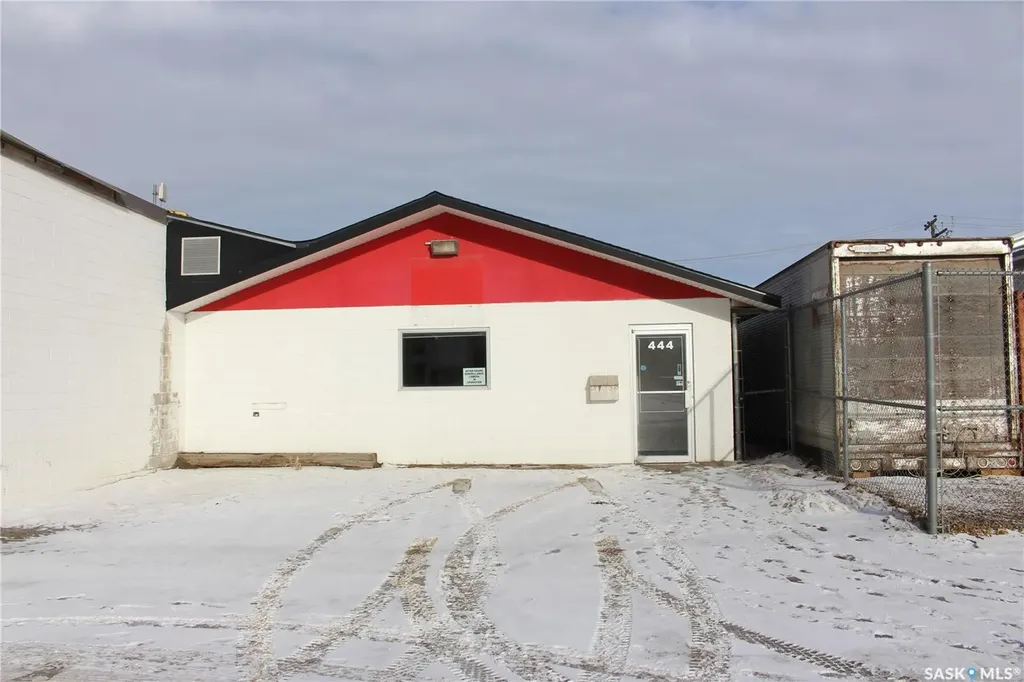 444 River Street W Moose Jaw SK S6H 6J6