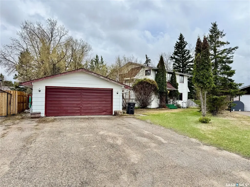 15 Willow Place Lanigan SK S0K 2M0
