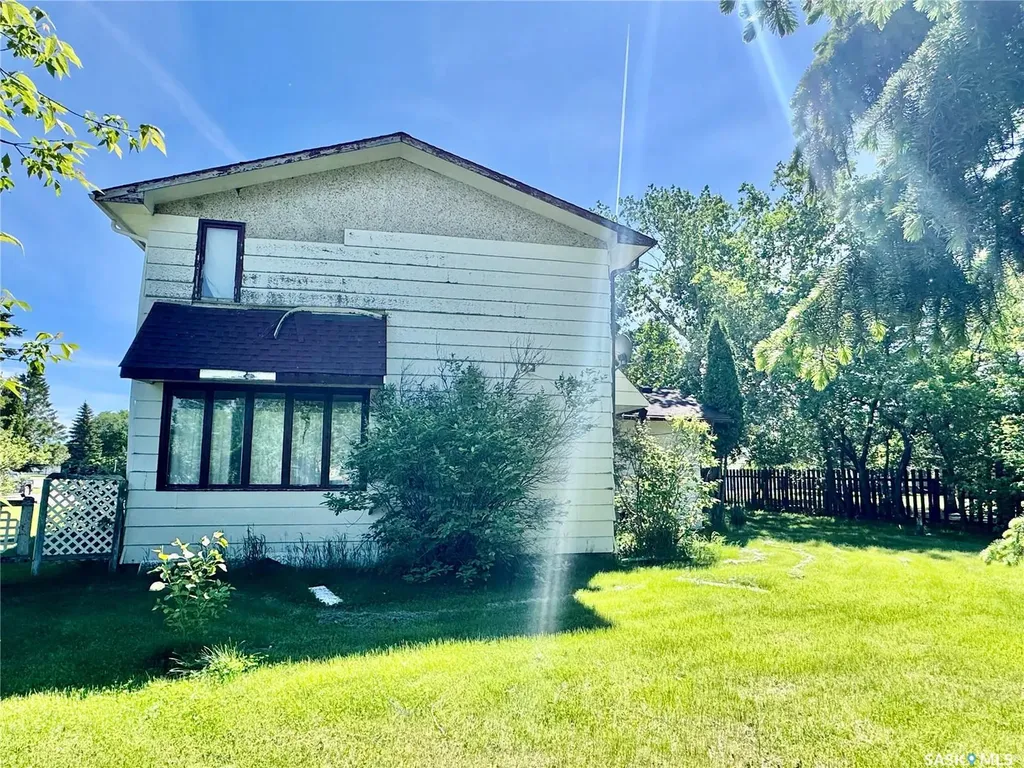 15 Willow Place Lanigan SK S0K 2M0
