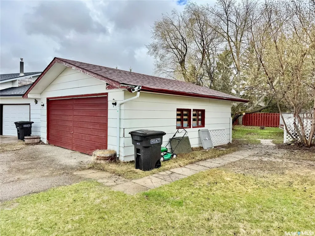 15 Willow Place Lanigan SK S0K 2M0