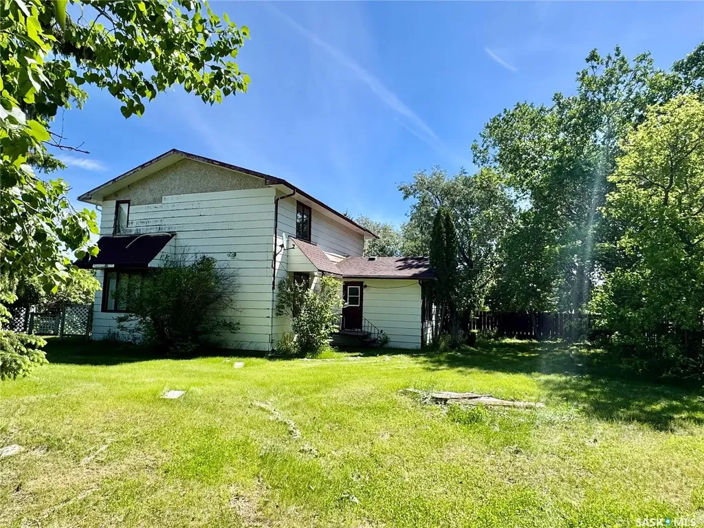 15 Willow Place Lanigan SK S0K 2M0