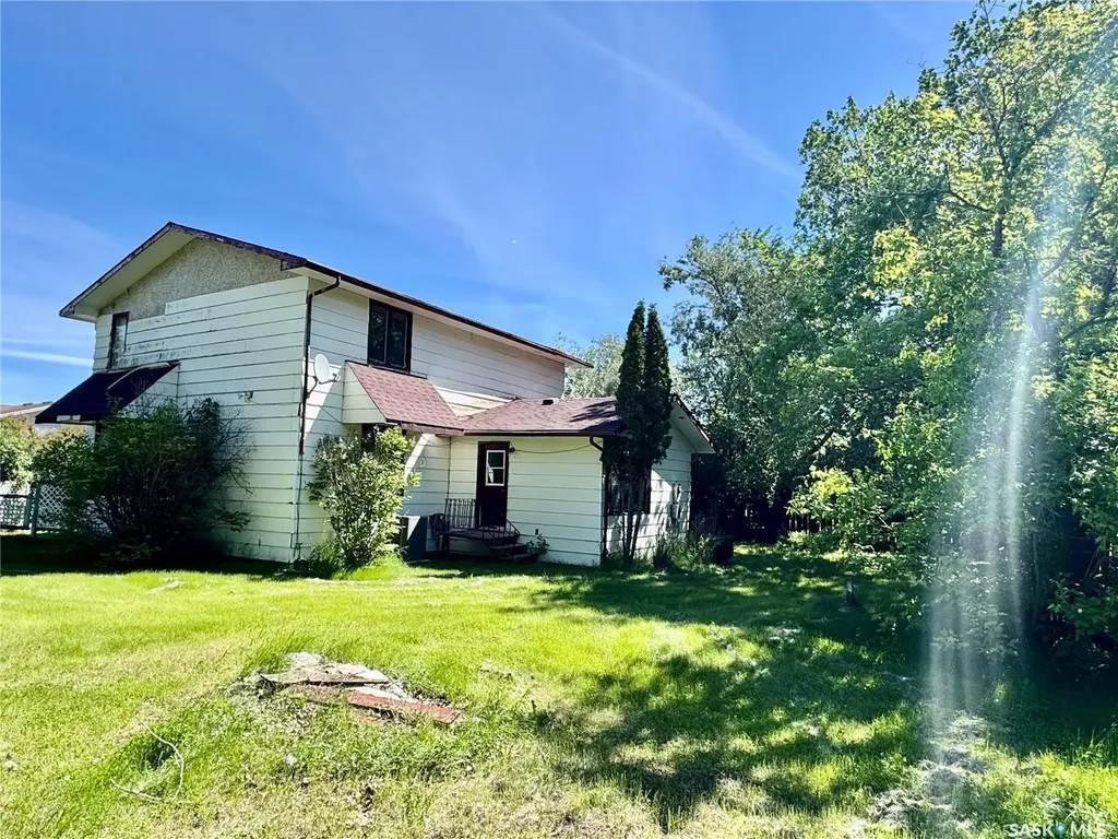 15 Willow Place Lanigan SK S0K 2M0