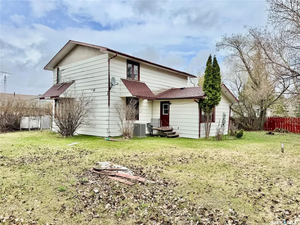 15 Willow Place Lanigan SK S0K 2M0