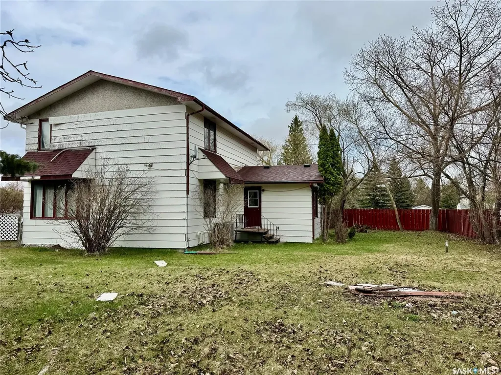 15 Willow Place Lanigan SK S0K 2M0