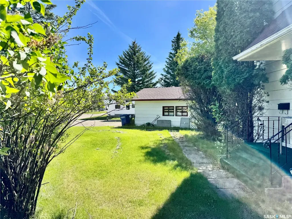 15 Willow Place Lanigan SK S0K 2M0
