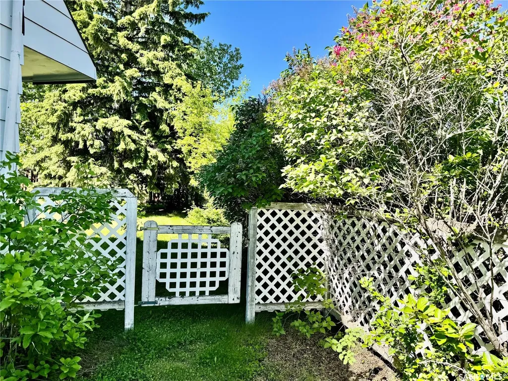 15 Willow Place Lanigan SK S0K 2M0