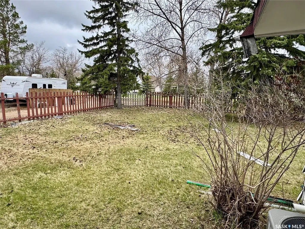 15 Willow Place Lanigan SK S0K 2M0