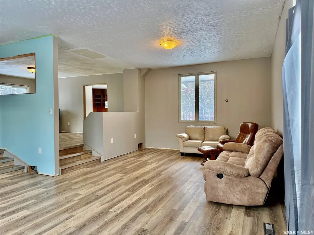 15 Willow Place Lanigan SK S0K 2M0