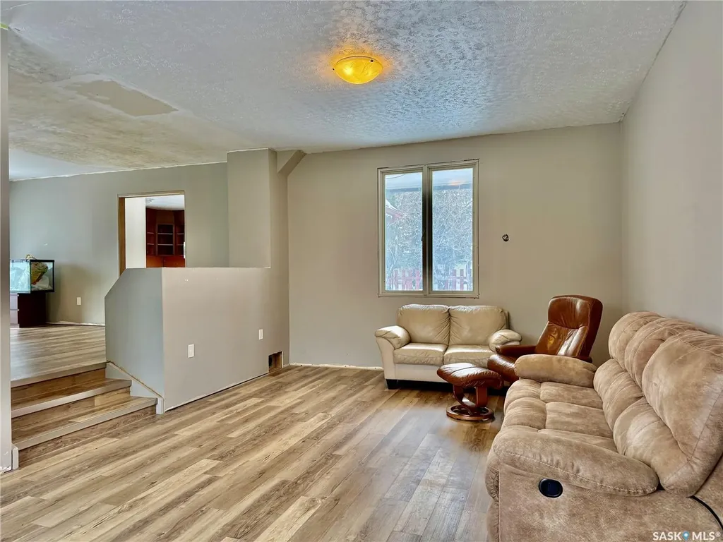 15 Willow Place Lanigan SK S0K 2M0