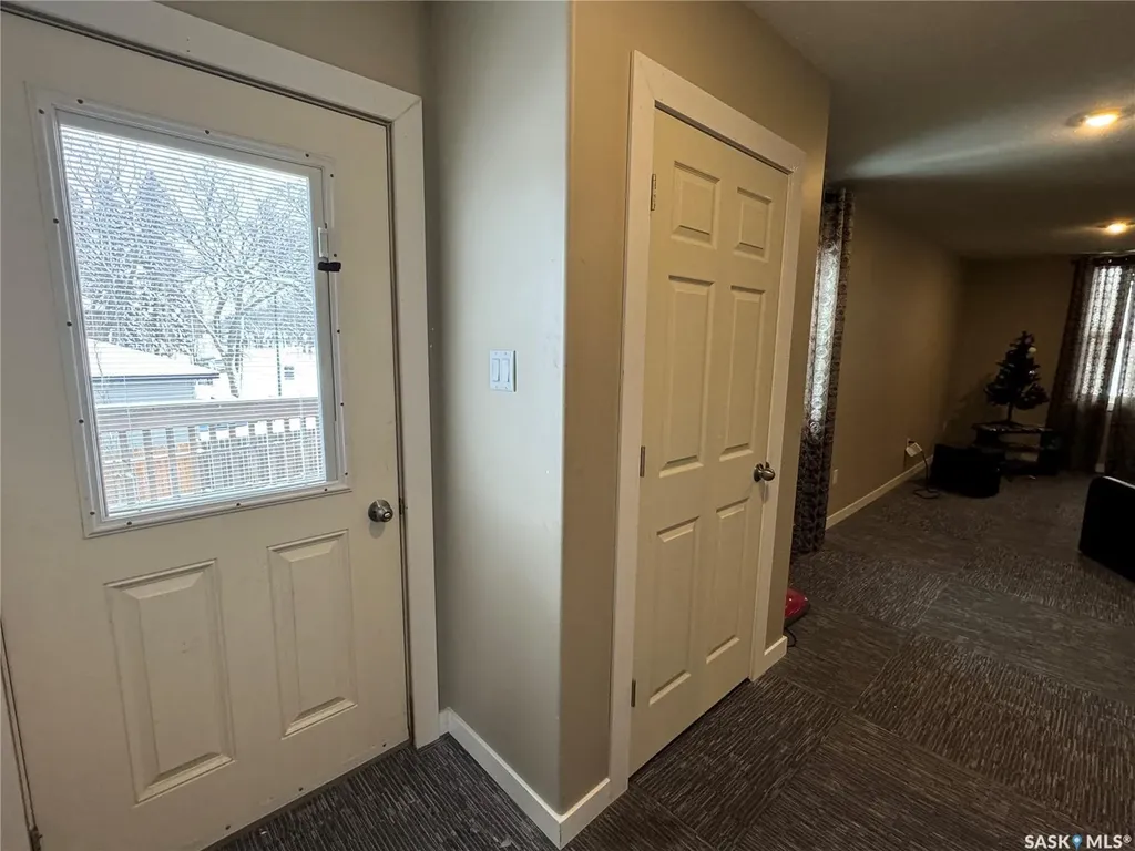 104 2nd Avenue W Biggar SK S0K 0M0