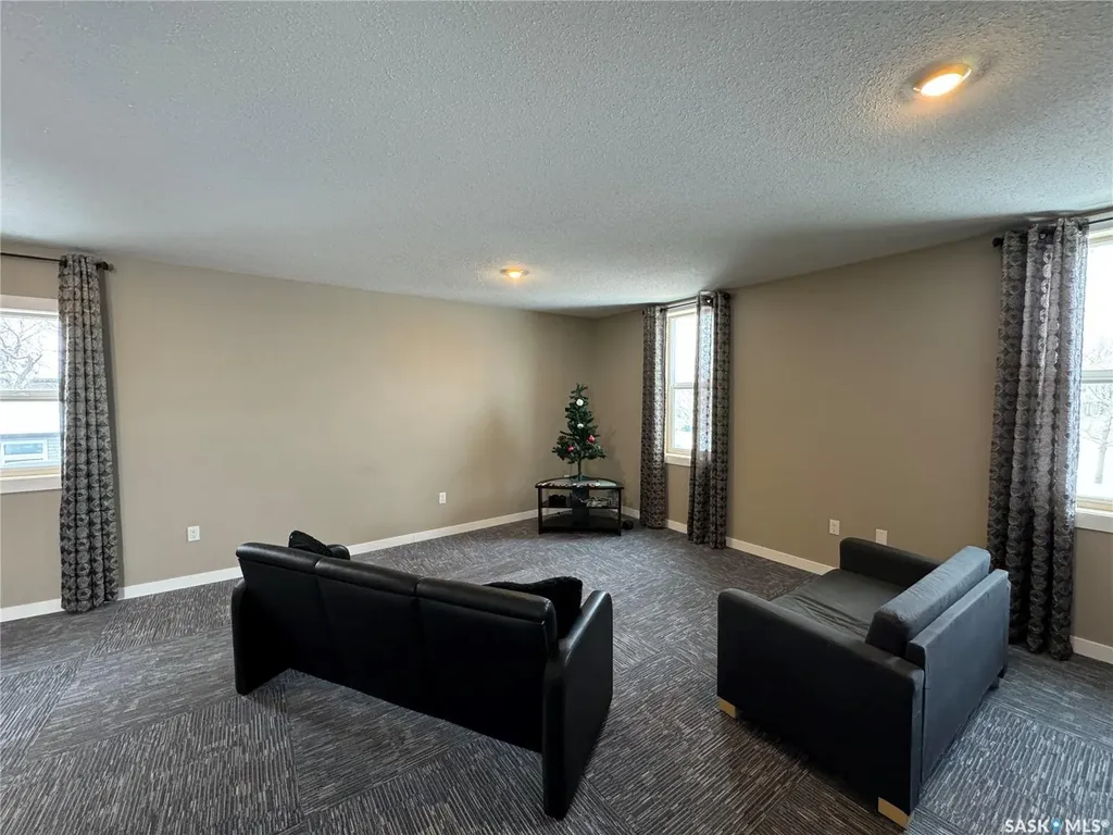 104 2nd Avenue W Biggar SK S0K 0M0